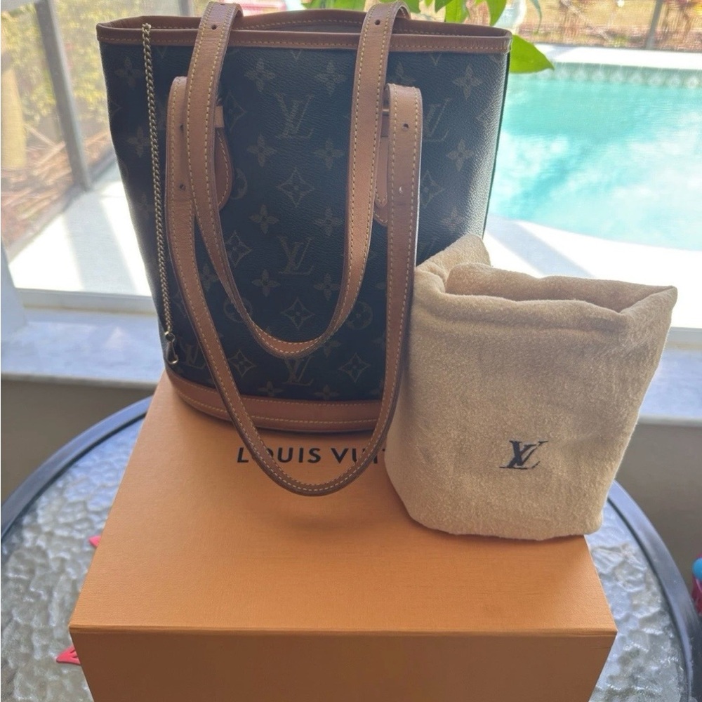 Louis Vuitton Bucket Dark Brown Monogram Tote